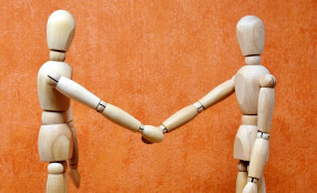 Il diritto dei lavoratori ad un salario adeguato: approvata la legge delega su retribuzioni e contratti collettivi